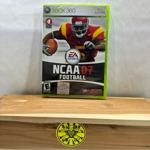 NCAA Football 07 ( Xbox 360 ) Reggie Bush Brand New Factory Sealed.